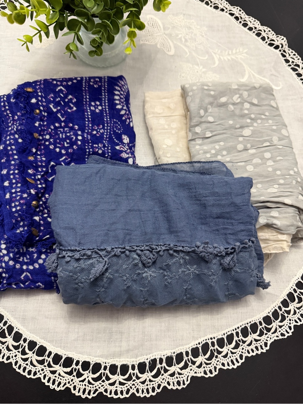 INFINITY SCARVES: LOT OF 3